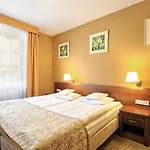 Centuria & Natural 3*