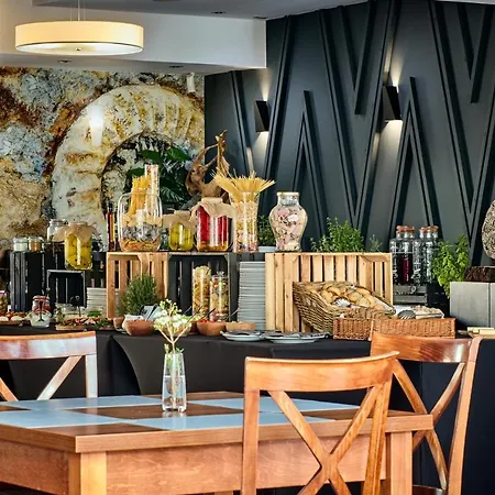 Hotel Centuria & Natural 3*