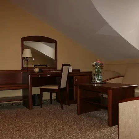 Centuria Hotel & Natural Spa Hotel 3*