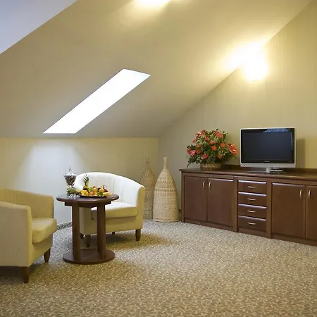 Centuria & Natural Hotel 3*