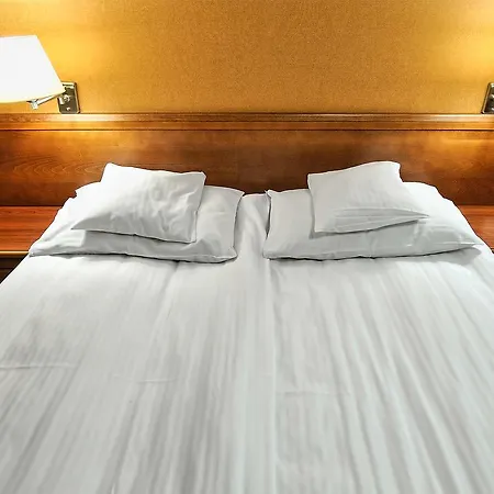 Otel Centuria & Natural Ogrodzieniec