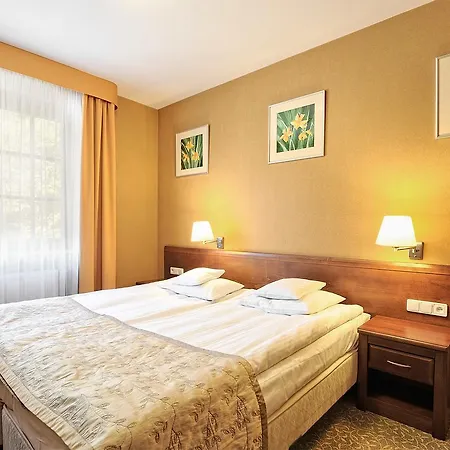 Centuria Hotel & Natural Spa 3*