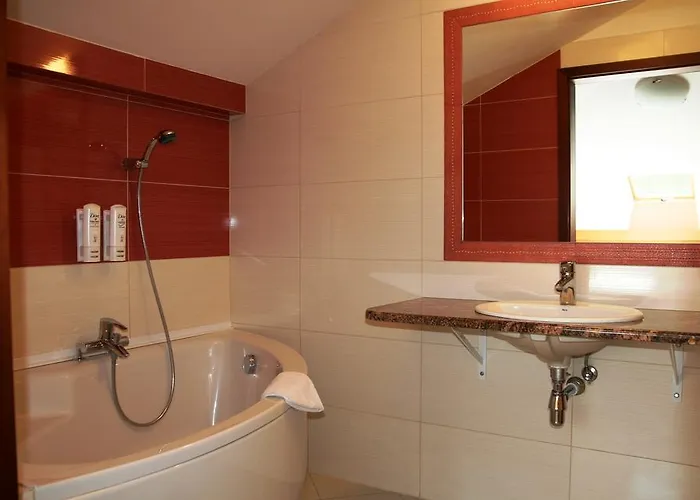 Hotel Centuria Hotel & Natural Spa Ogrodzieniec