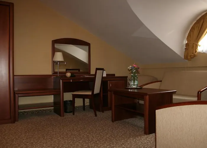 Centuria Hotel & Natural Spa Hotell 3*